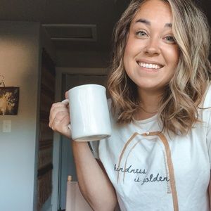 Meet your Posher, Caitlin